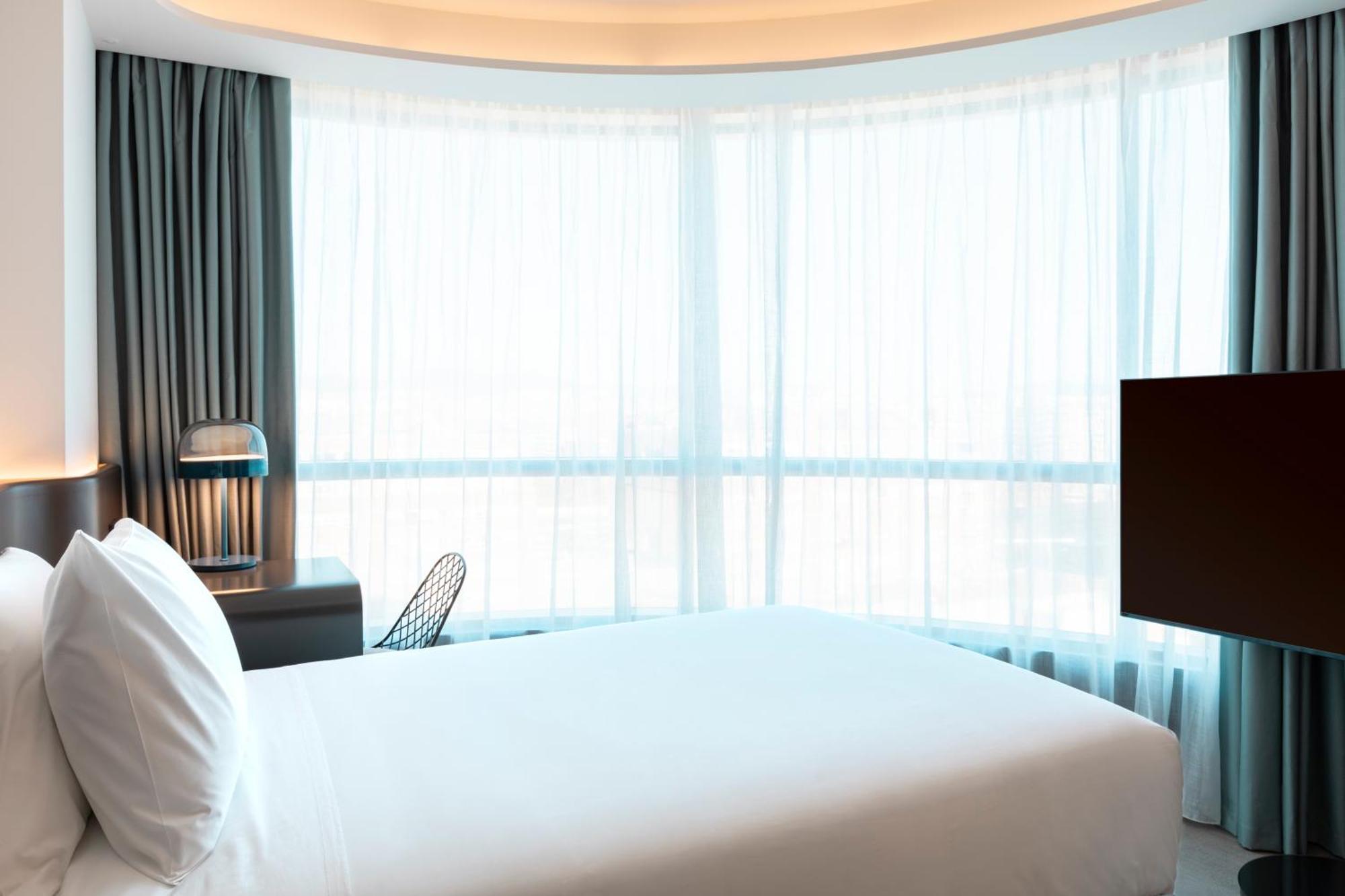 Labtwentytwo Barcelona, A Tribute Portfolio Hotel By Marriott ภายนอก รูปภาพ