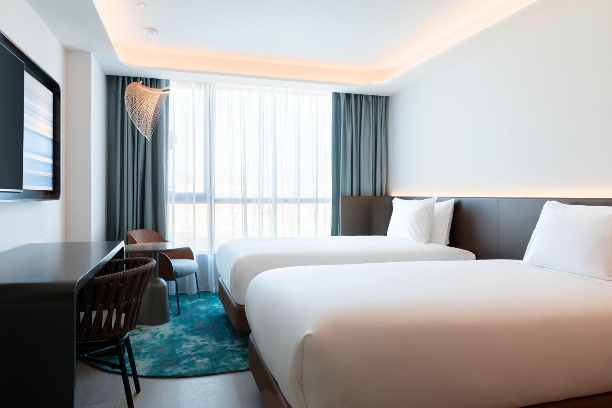 Labtwentytwo Barcelona, A Tribute Portfolio Hotel By Marriott ภายนอก รูปภาพ