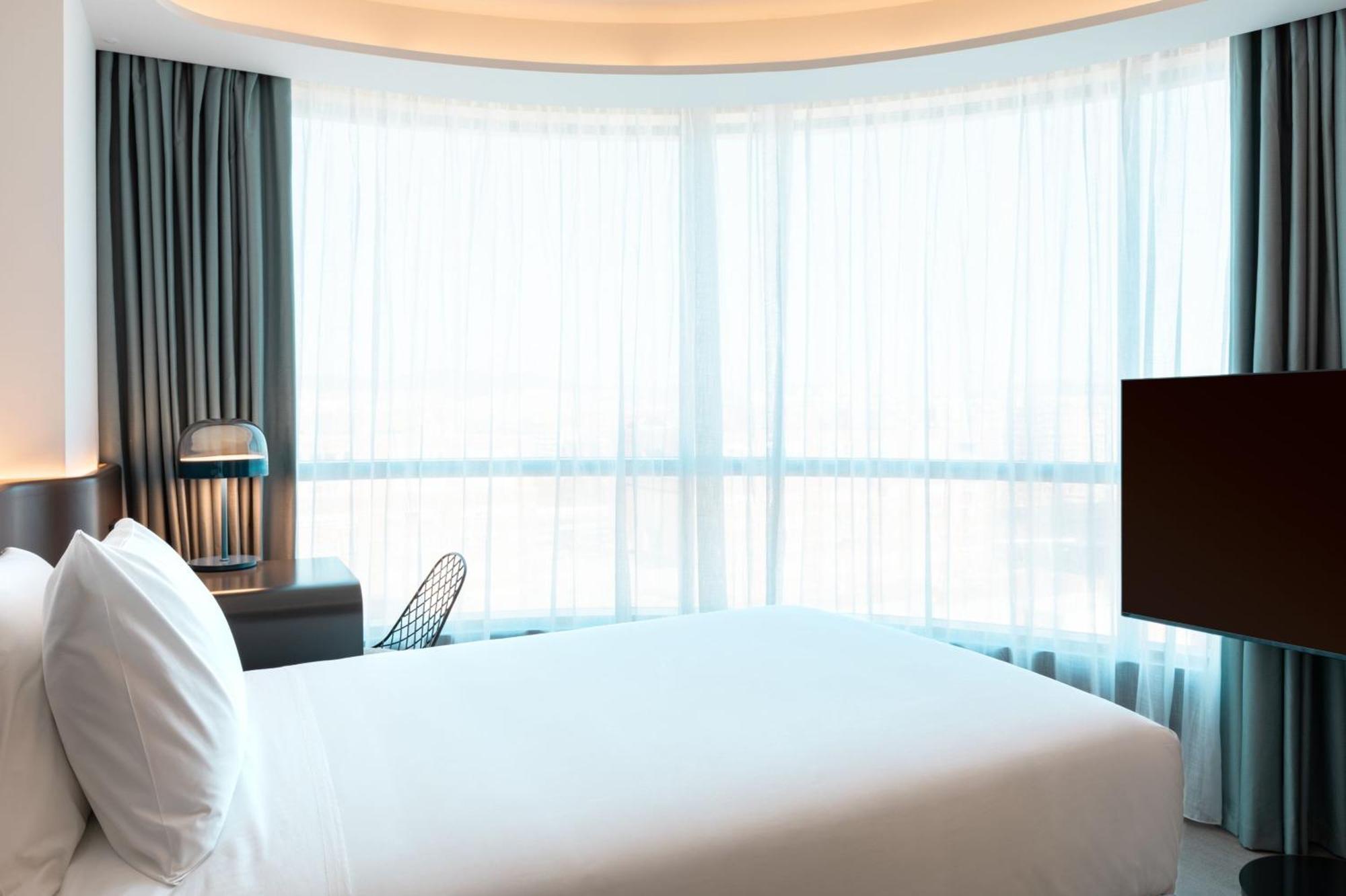 Labtwentytwo Barcelona, A Tribute Portfolio Hotel By Marriott ภายนอก รูปภาพ