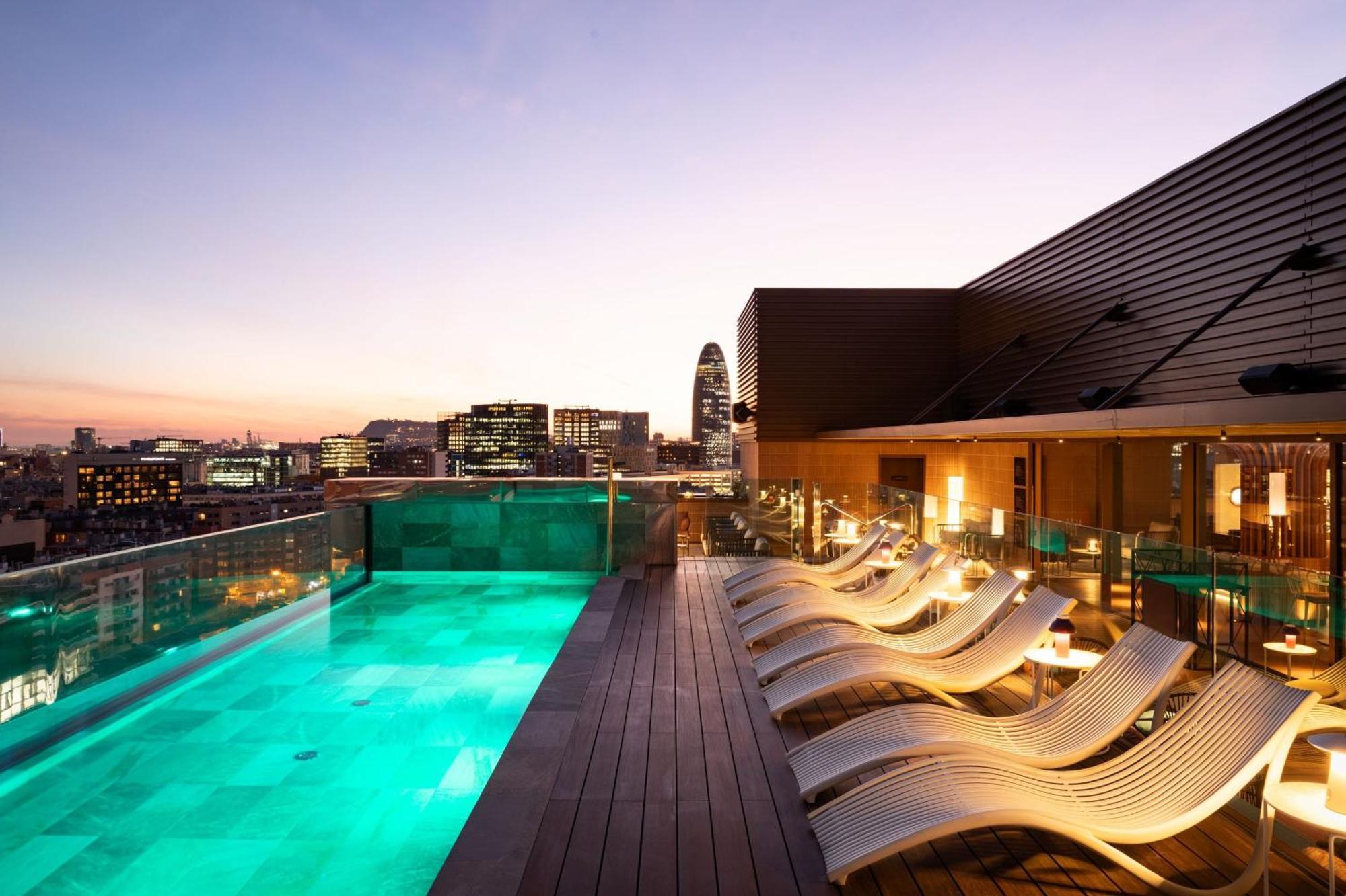 Labtwentytwo Barcelona, A Tribute Portfolio Hotel By Marriott ภายนอก รูปภาพ