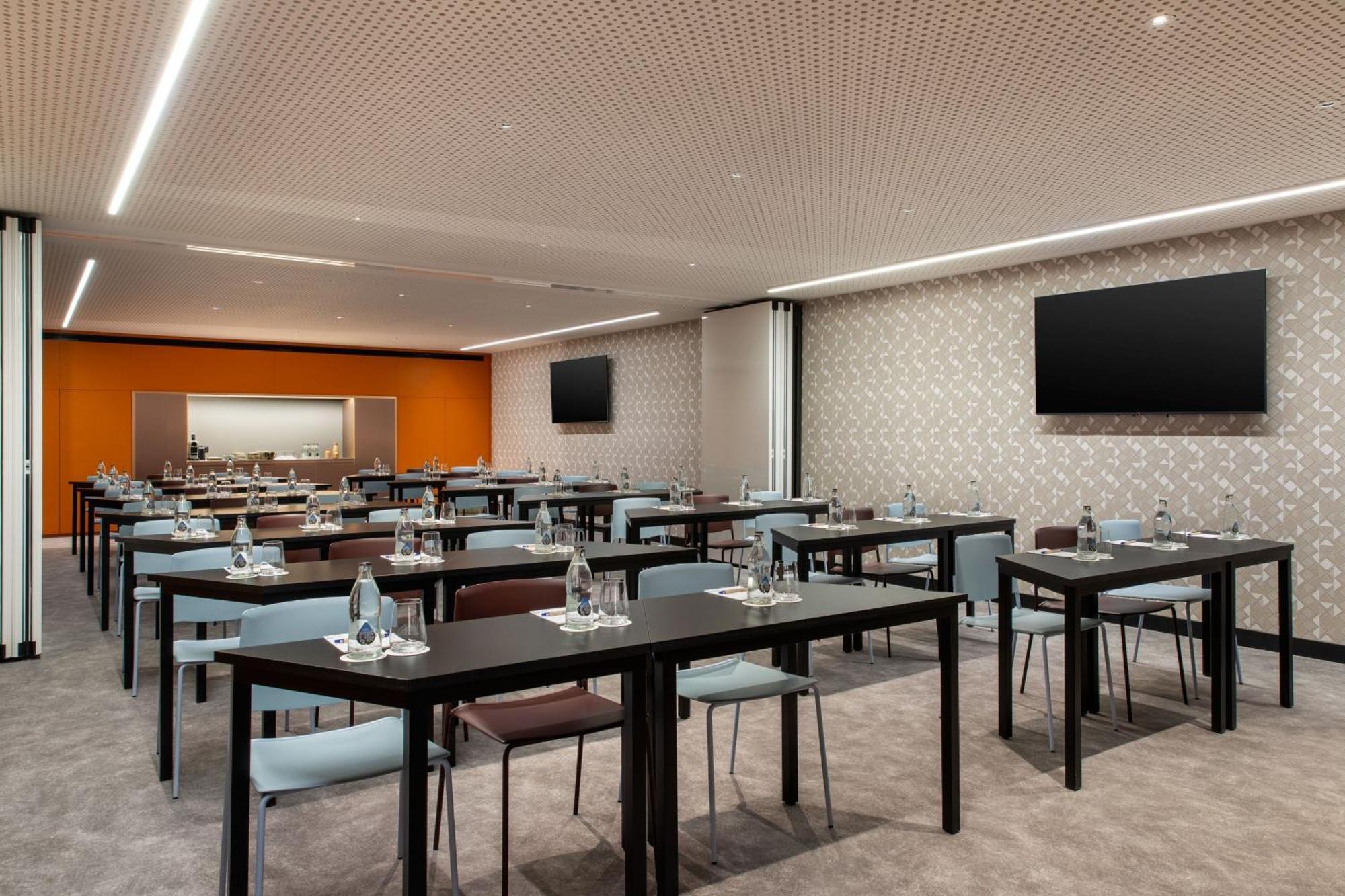 Labtwentytwo Barcelona, A Tribute Portfolio Hotel By Marriott ภายนอก รูปภาพ