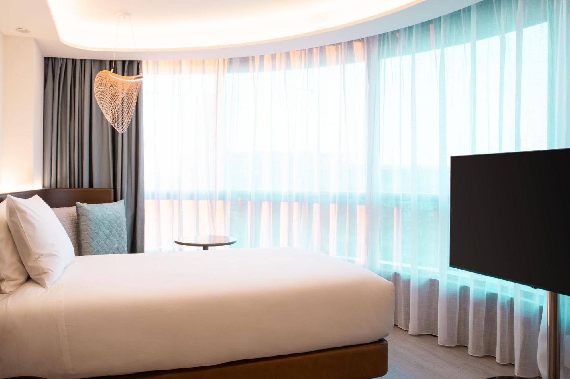 Labtwentytwo Barcelona, A Tribute Portfolio Hotel By Marriott ภายนอก รูปภาพ