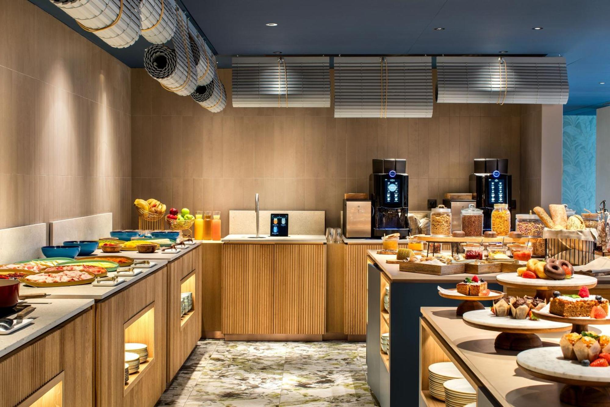 Labtwentytwo Barcelona, A Tribute Portfolio Hotel By Marriott ภายนอก รูปภาพ