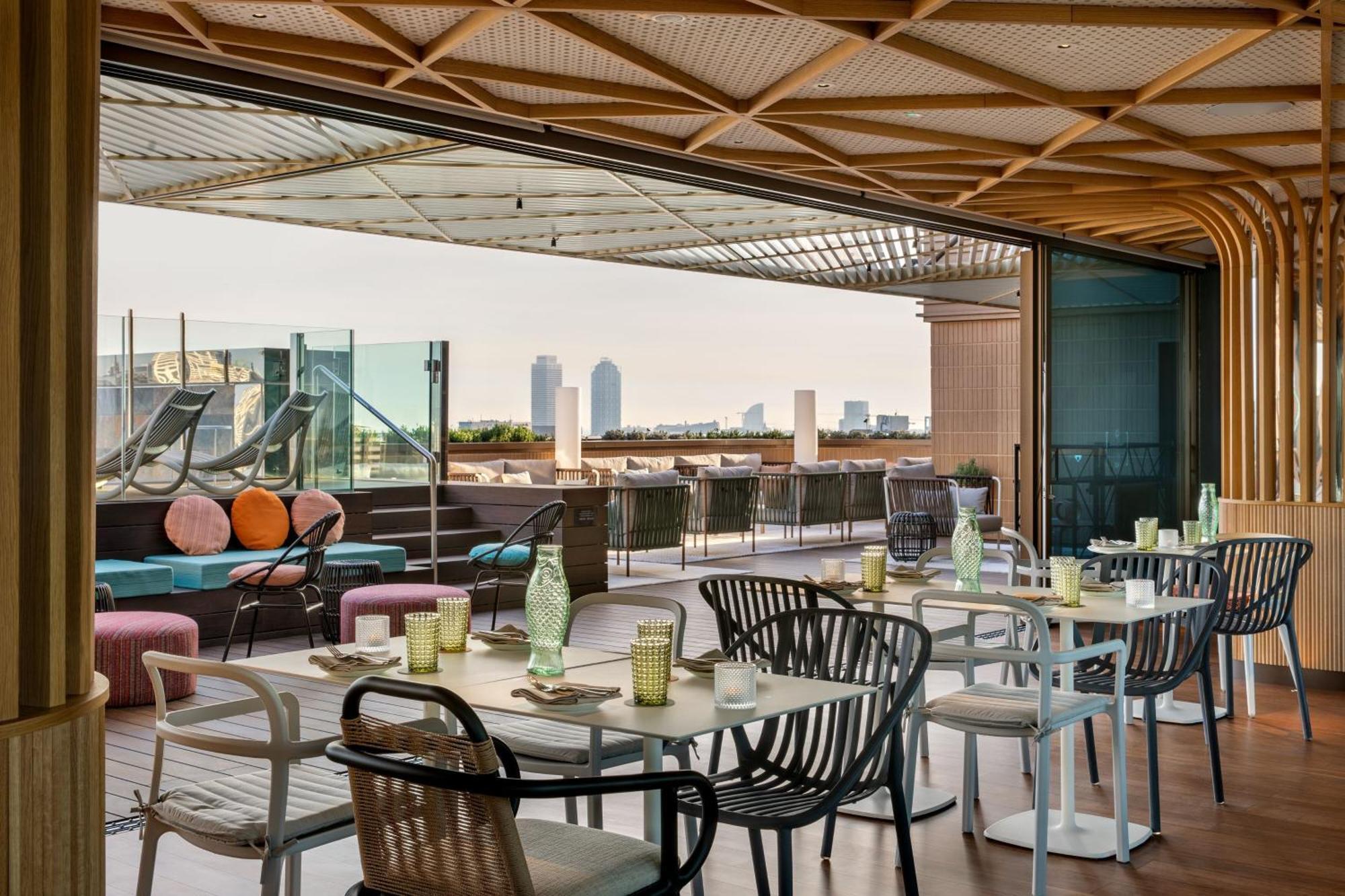 Labtwentytwo Barcelona, A Tribute Portfolio Hotel By Marriott ภายนอก รูปภาพ