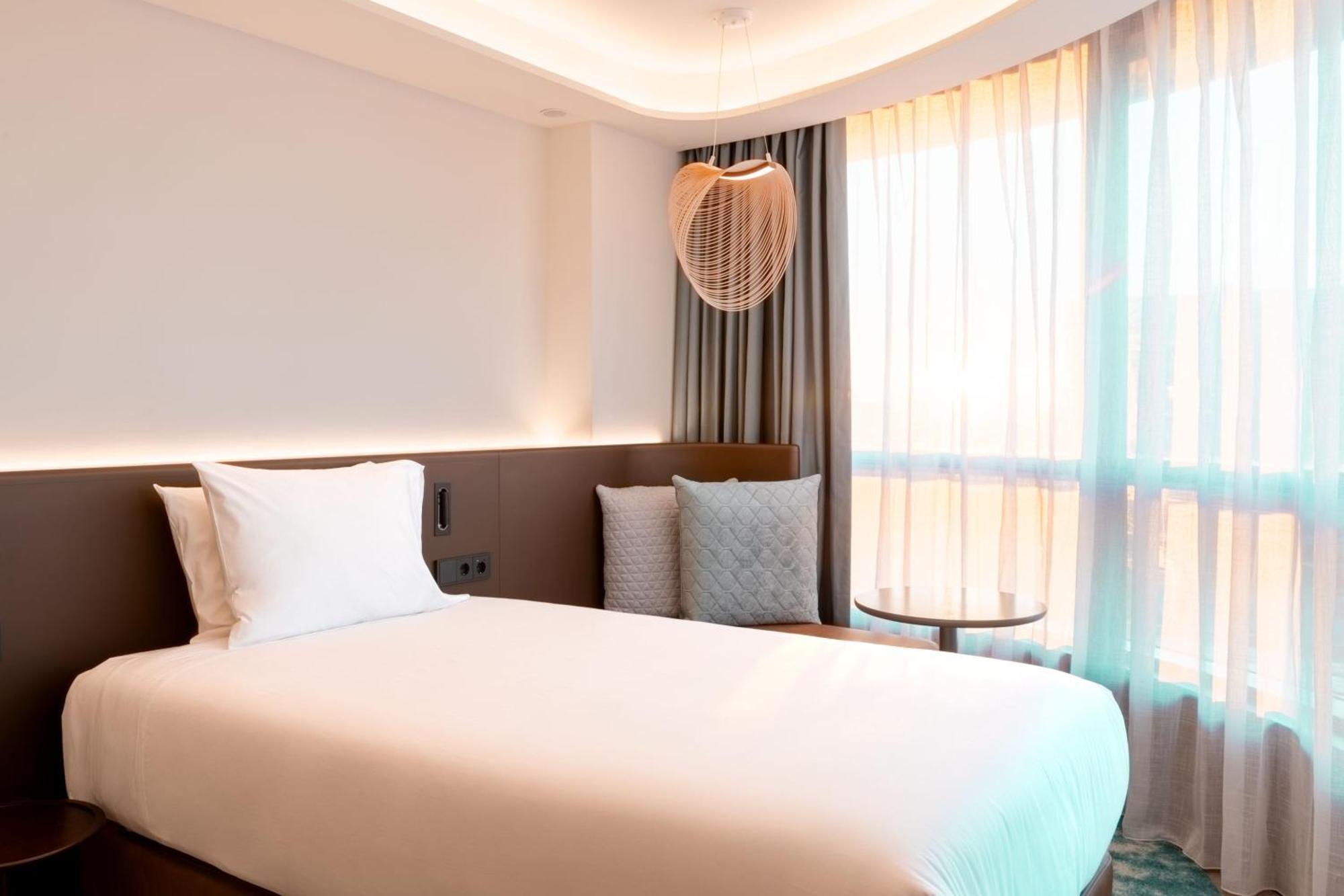 Labtwentytwo Barcelona, A Tribute Portfolio Hotel By Marriott ภายนอก รูปภาพ