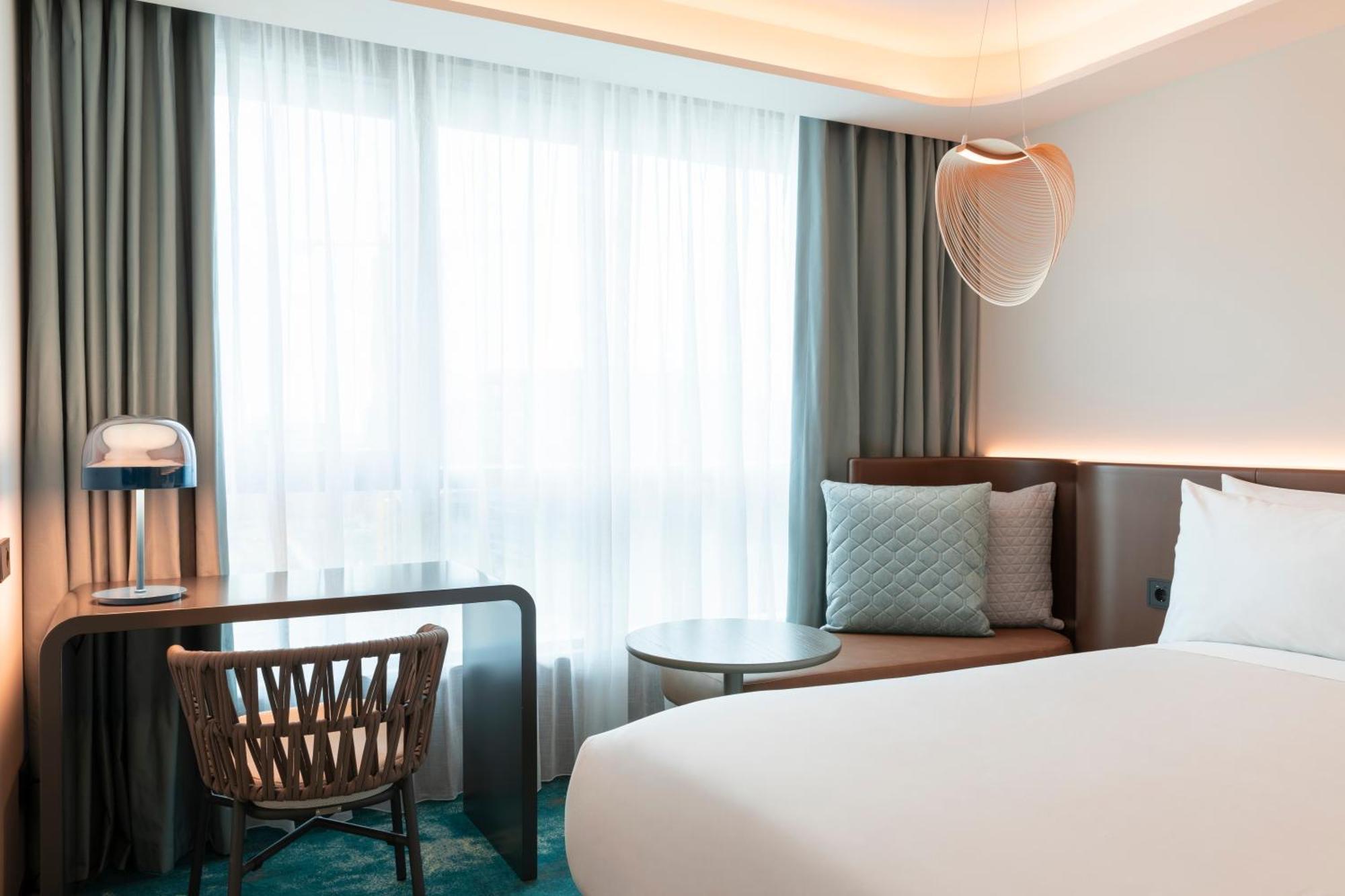Labtwentytwo Barcelona, A Tribute Portfolio Hotel By Marriott ภายนอก รูปภาพ